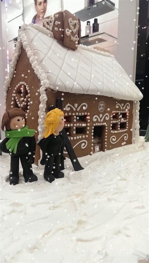 Chanel’s Gingerbread house with a special guest 